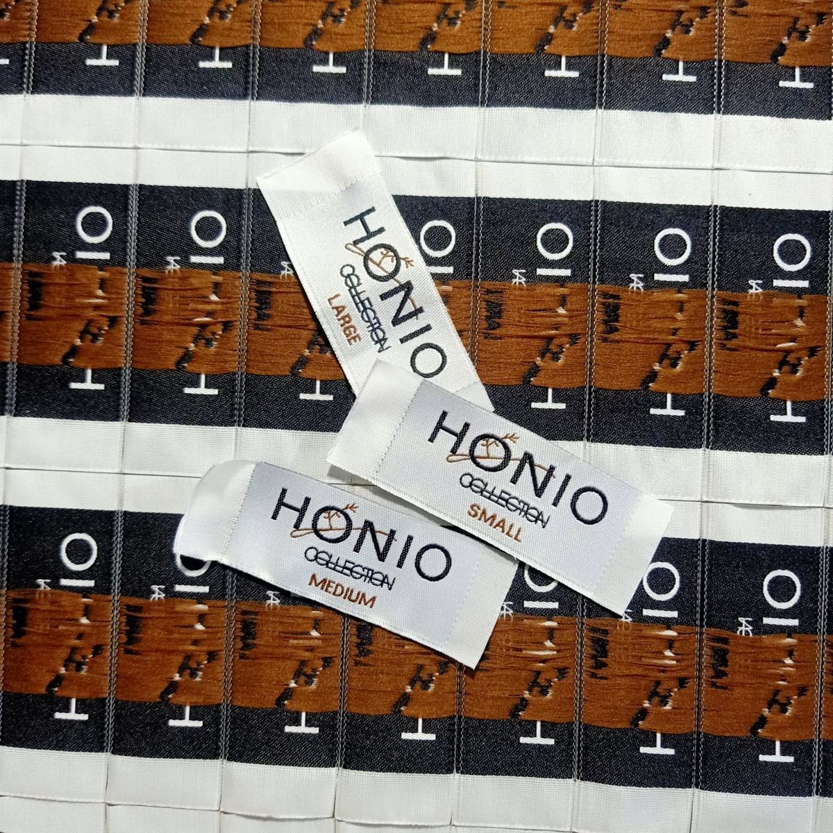 Real woven size labels example